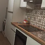Cementina's House 아파트 *