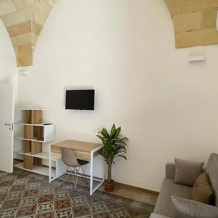 Cementina's House Λέτσε